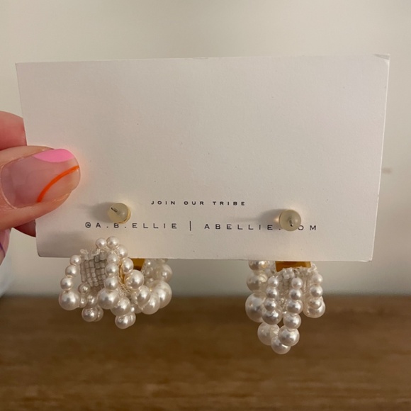 A.B. Ellie Pearl Drew Hoops - Picture 7 of 10